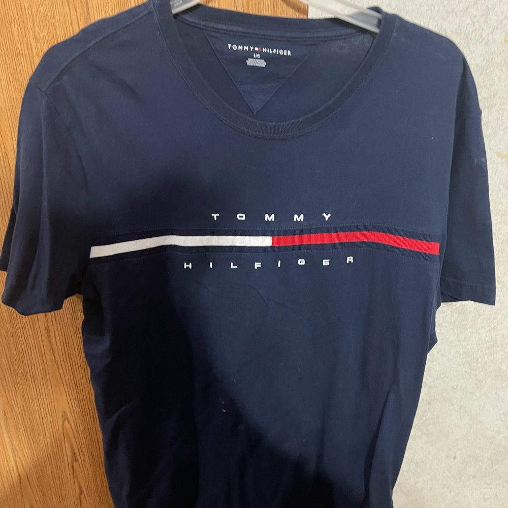 Blue tommy hillfiger t